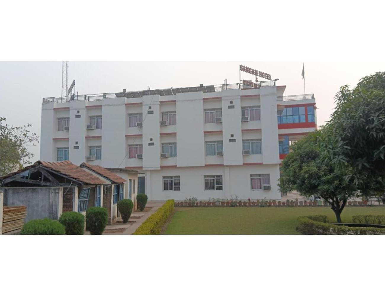 Hotel Sangam, ורנאסי מראה חיצוני תמונה